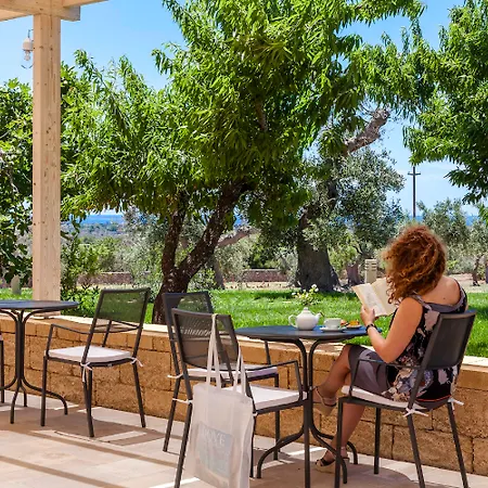 Tenuta Monticelli Bio Relais Alezio