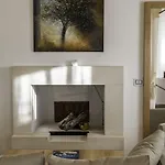 בית חווה Tenuta Monticelli Bio Relais אלציו